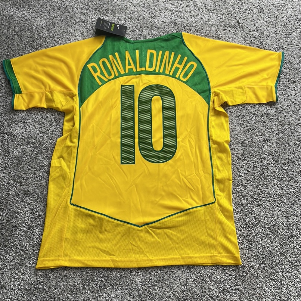 Brazil 2004 Home Ronaldinho Retro Football Soccer Jersey